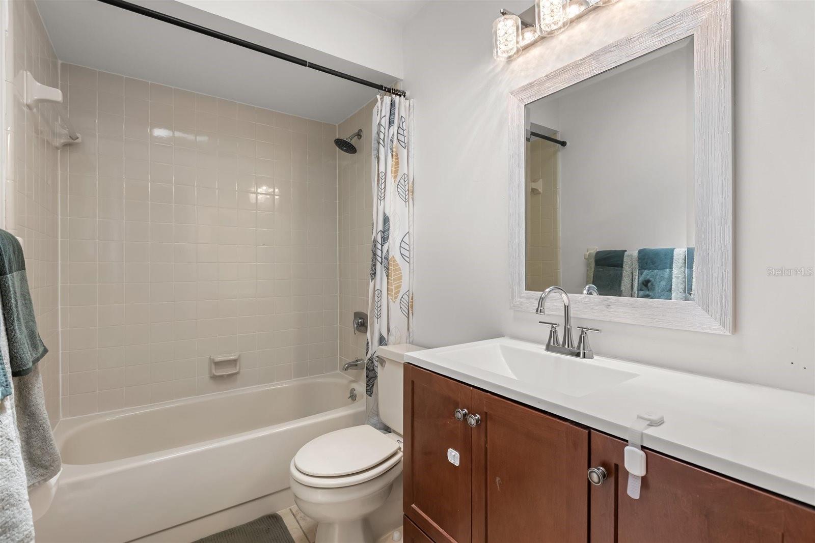 Image 22 of 35 For 7532 Azurebrook Court