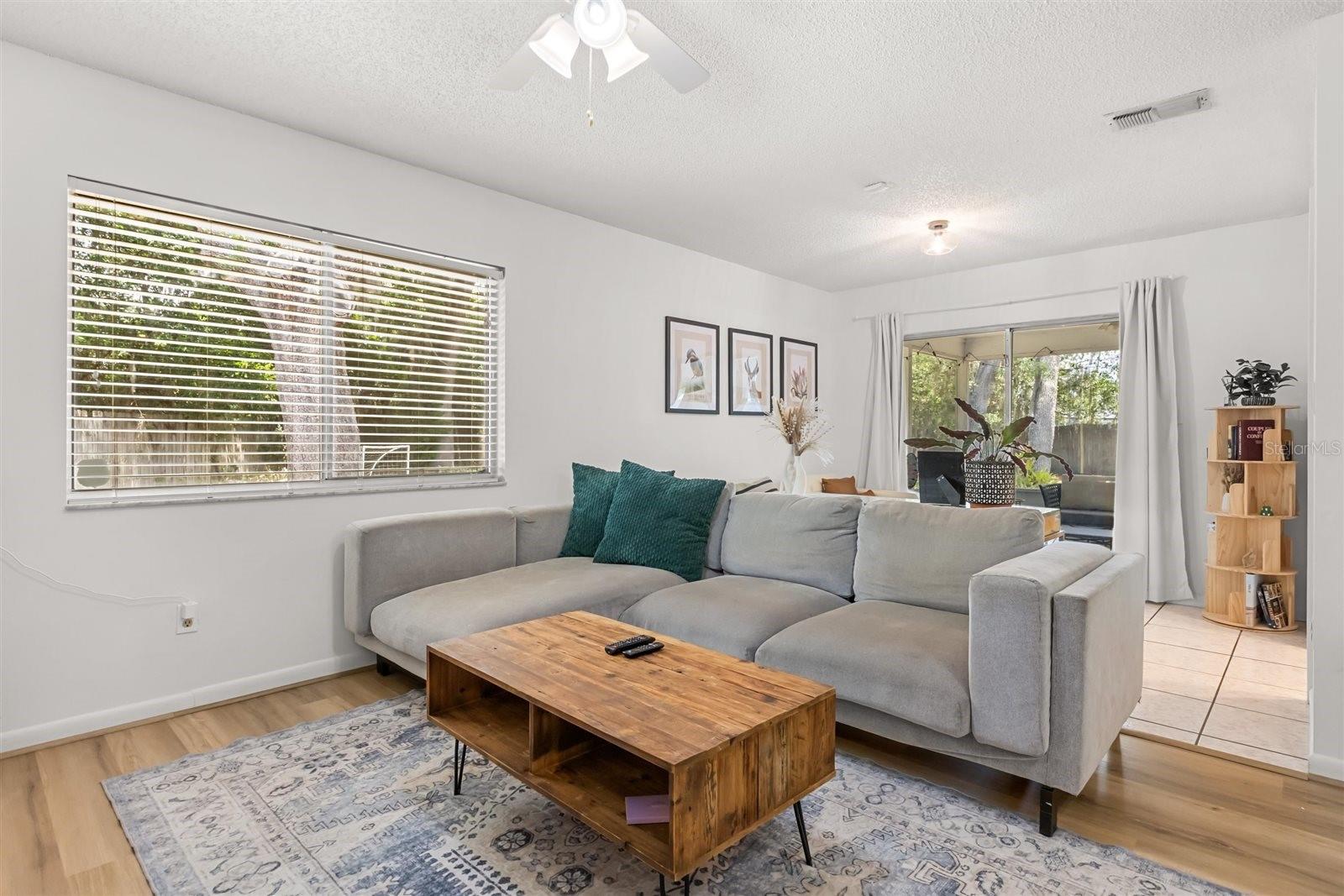 Image 5 of 35 For 7532 Azurebrook Court