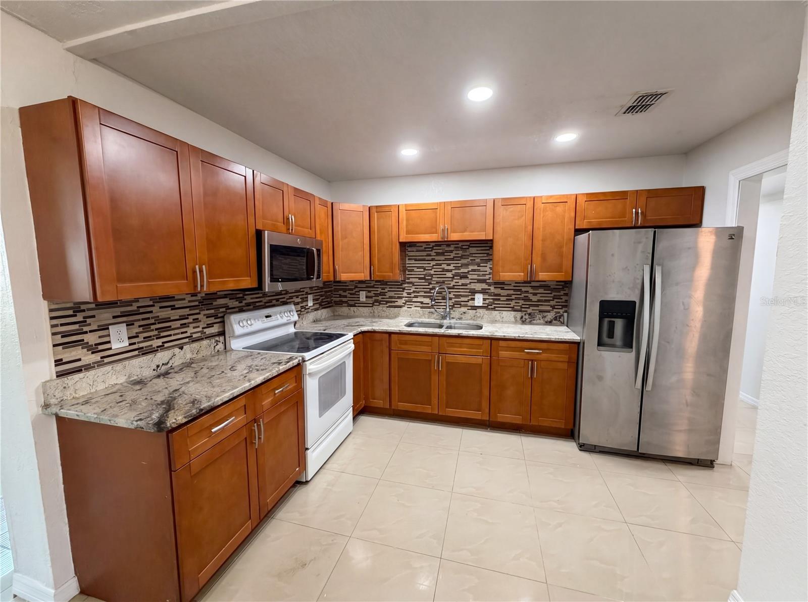 Image 11 of 24 For 15525 Bedford Circle E