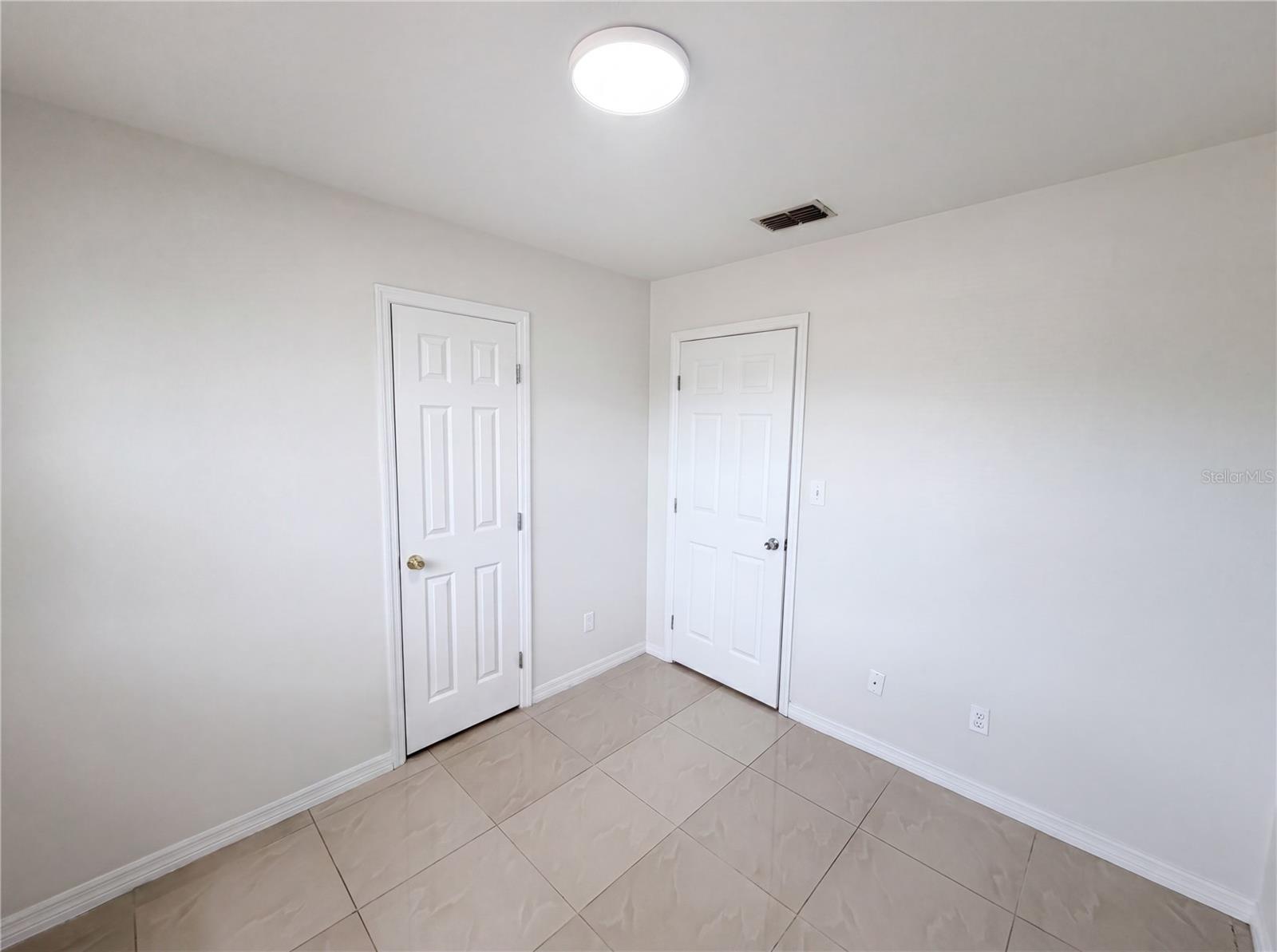 Image 15 of 24 For 15525 Bedford Circle E