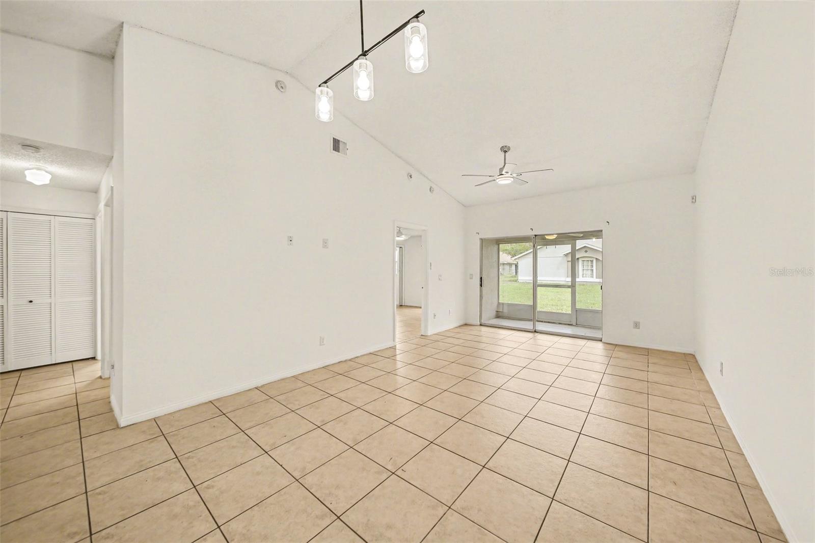 Image 13 of 32 For 14657 Laguna Beach Circle