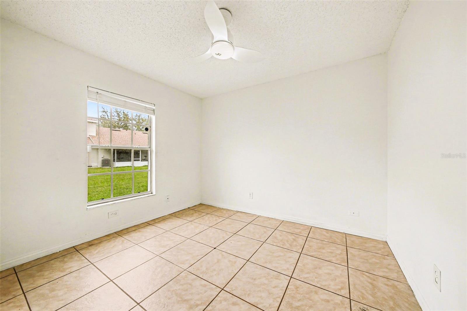 Image 19 of 32 For 14657 Laguna Beach Circle