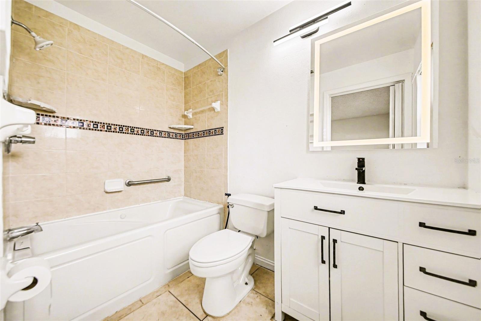 Image 21 of 32 For 14657 Laguna Beach Circle