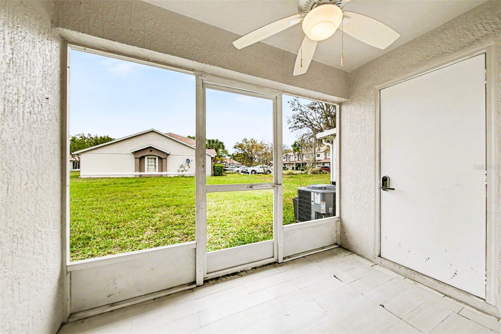 Image 25 of 32 For 14657 Laguna Beach Circle