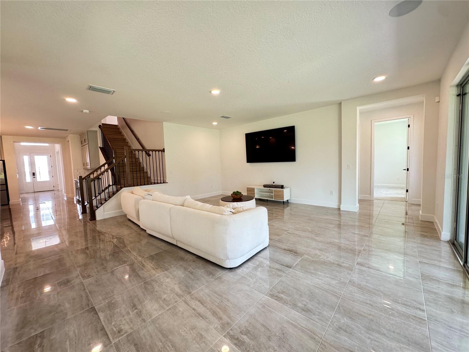 Image 20 of 81 For 17342 Glossy Pomelo Way