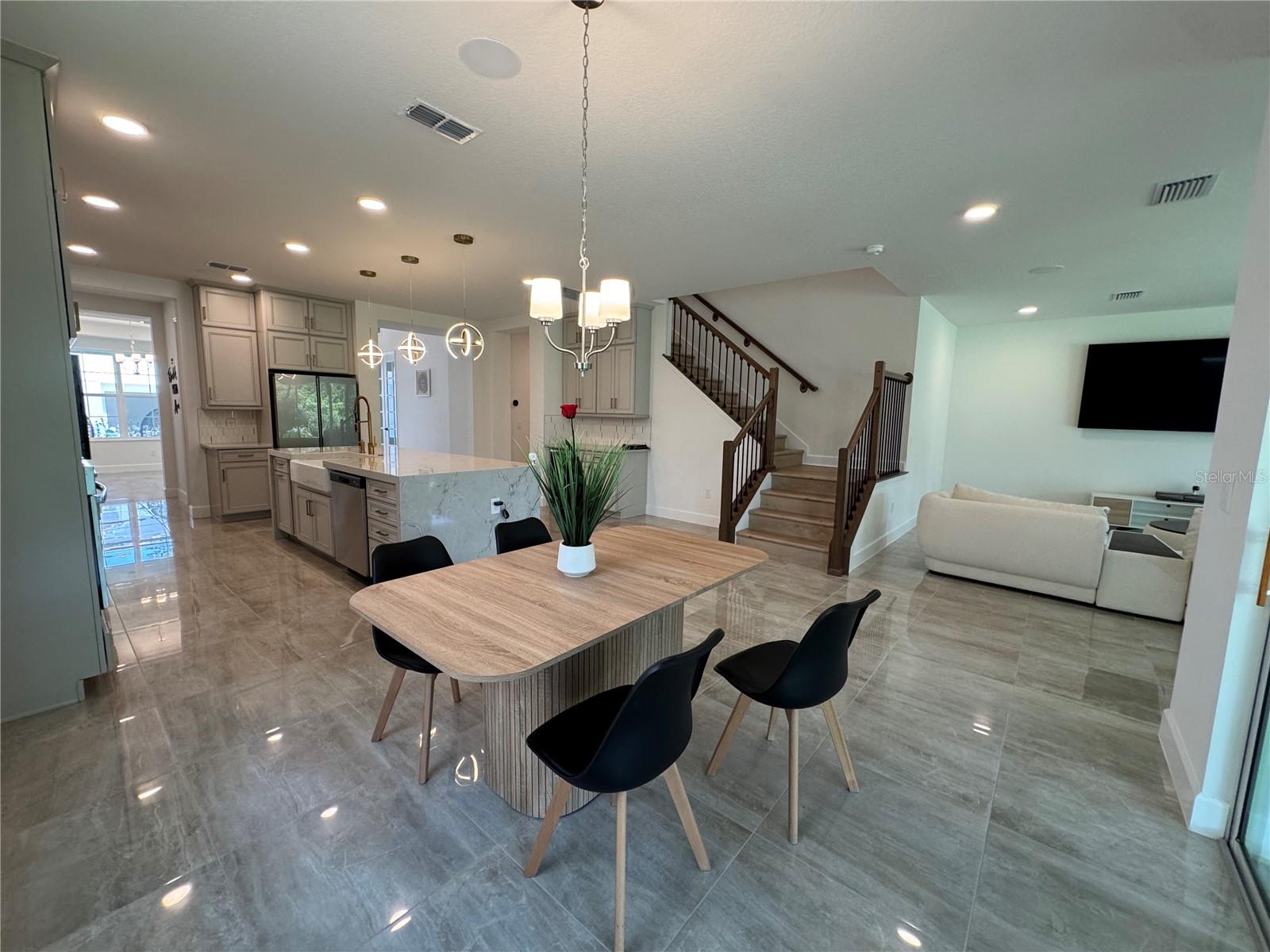 Image 24 of 81 For 17342 Glossy Pomelo Way