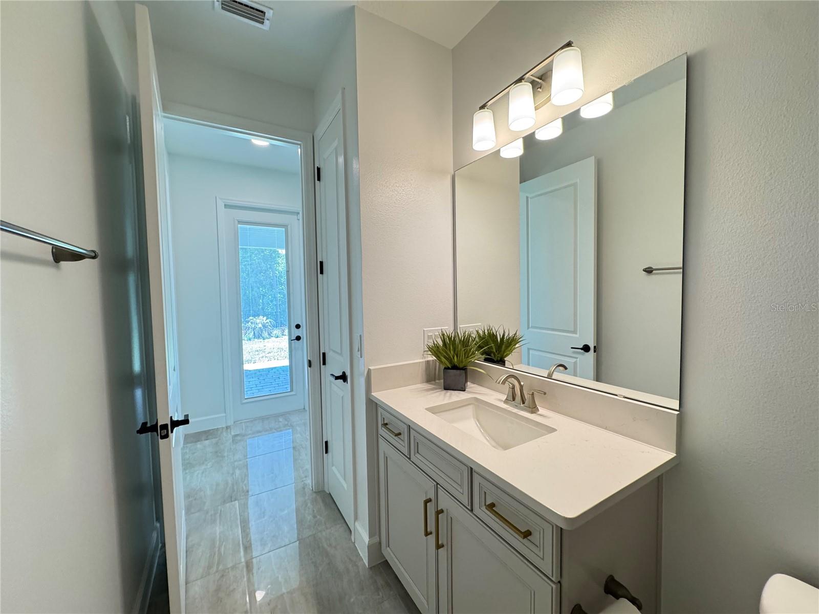 Image 25 of 81 For 17342 Glossy Pomelo Way
