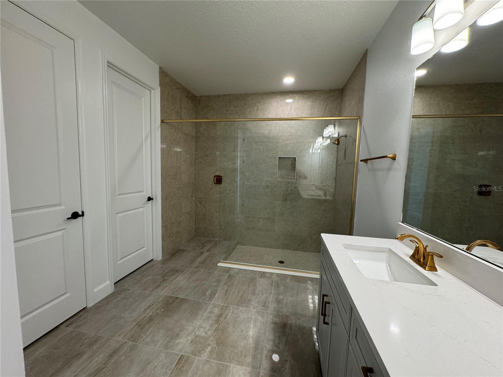 Image 31 of 81 For 17342 Glossy Pomelo Way