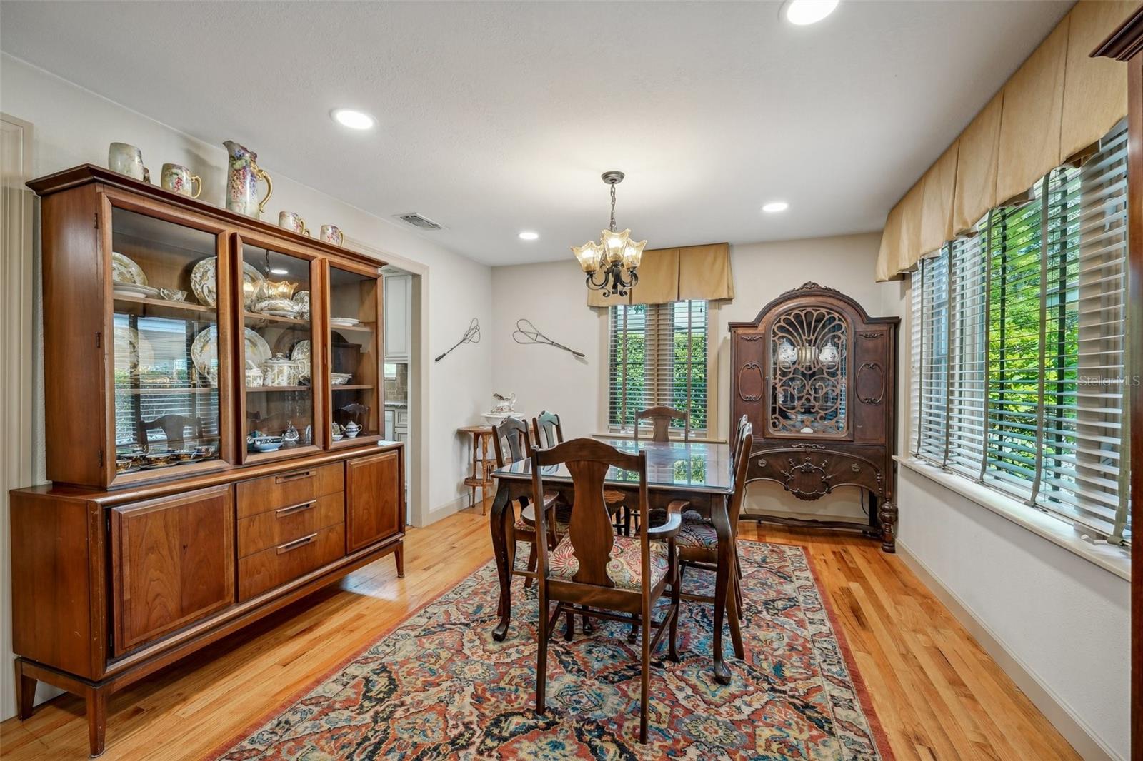 Image 13 of 60 For 1020 Venetian Avenue
