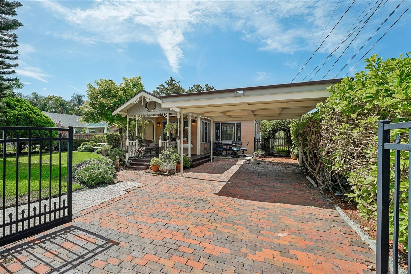 Image 3 of 60 For 1020 Venetian Avenue