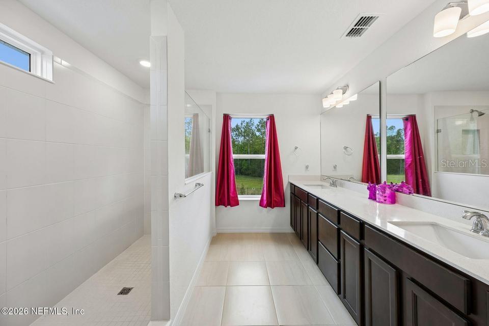 Image 22 of 44 For 978 Rooster Hollow Way