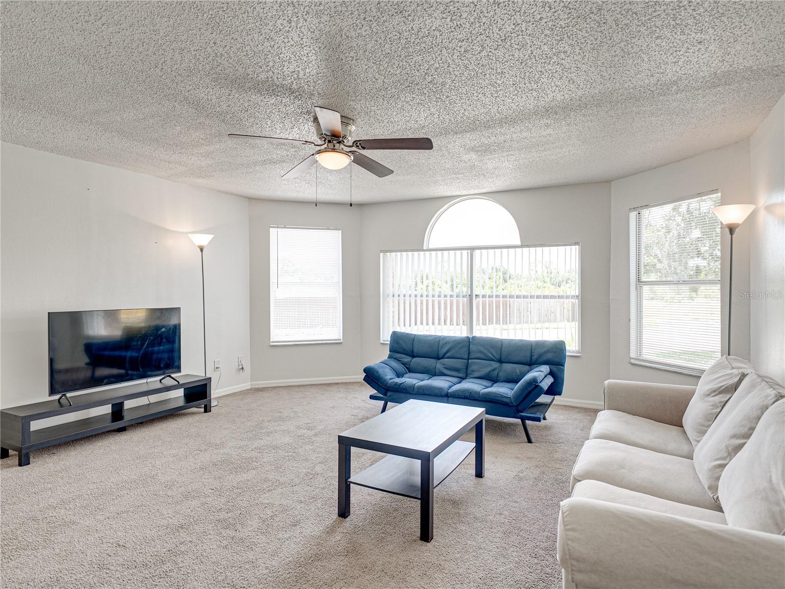 Image 3 of 40 For 2729 Poinciana Boulevard 125