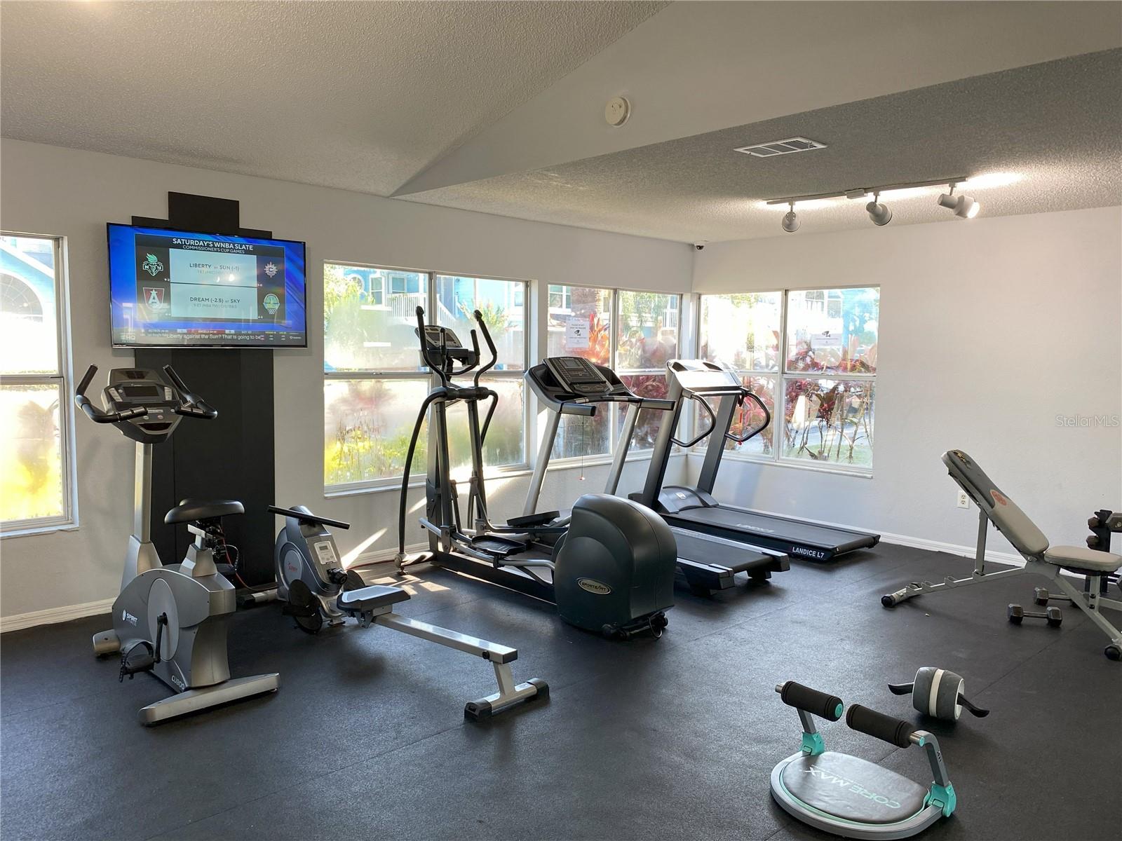Image 37 of 40 For 2729 Poinciana Boulevard 125