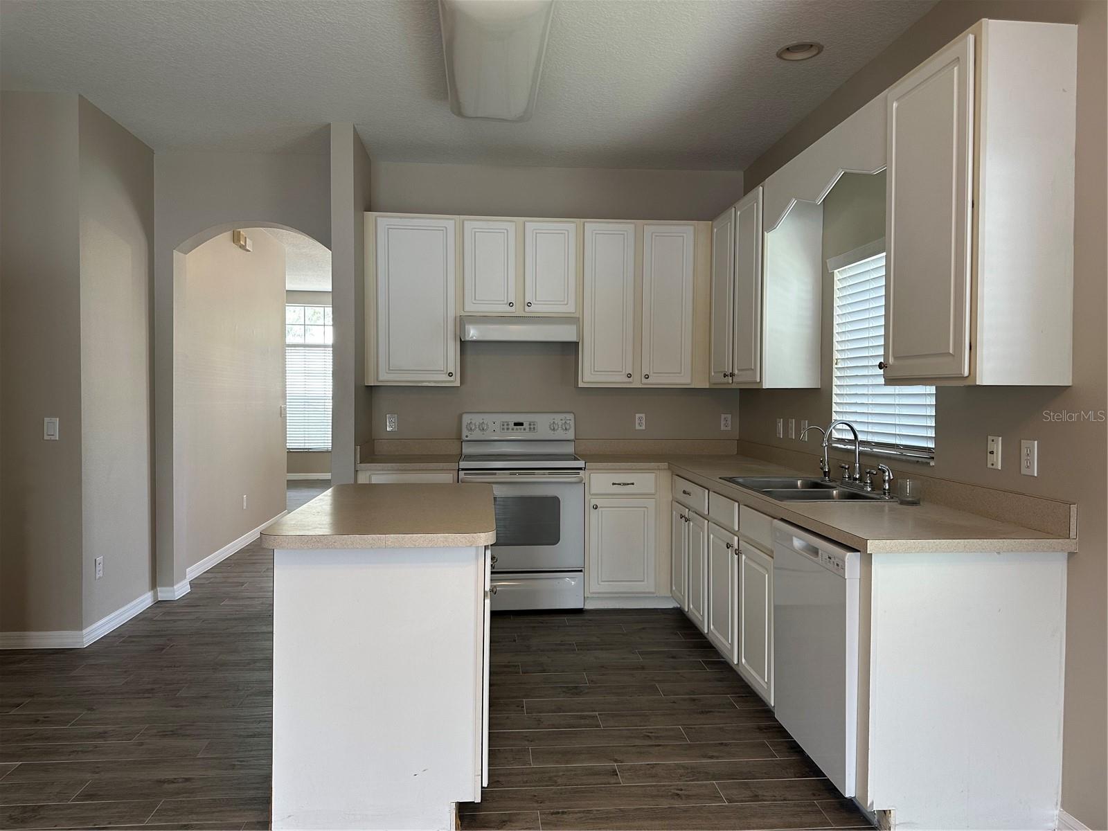 Image 9 of 45 For 5996 Milford Haven Place