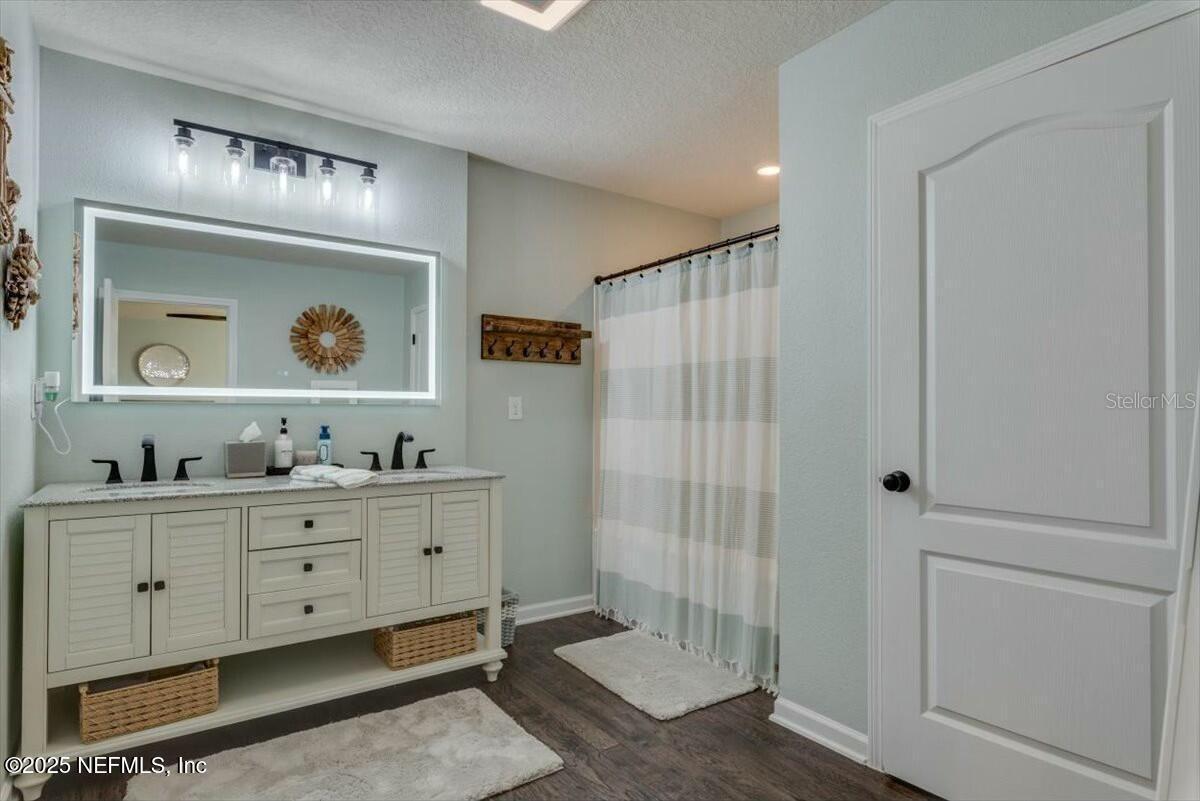 Image 10 of 46 For 184 Logrono Court
