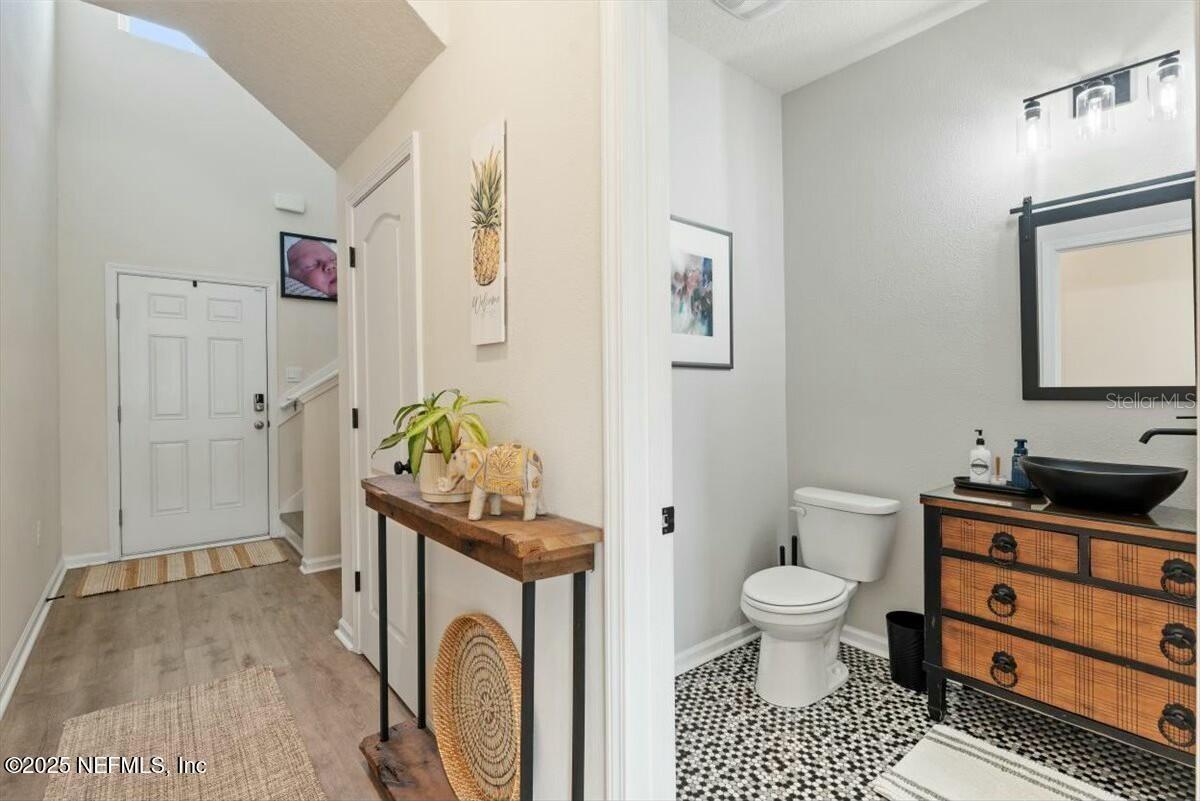Image 14 of 46 For 184 Logrono Court