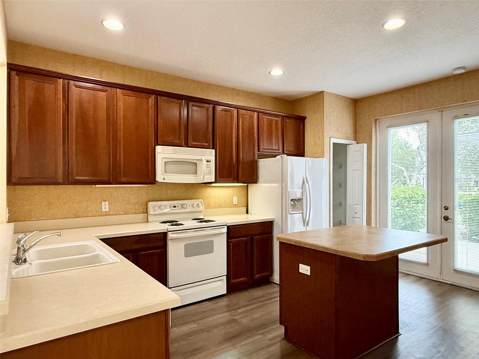 Image 14 of 58 For 4064 Alcott Circle