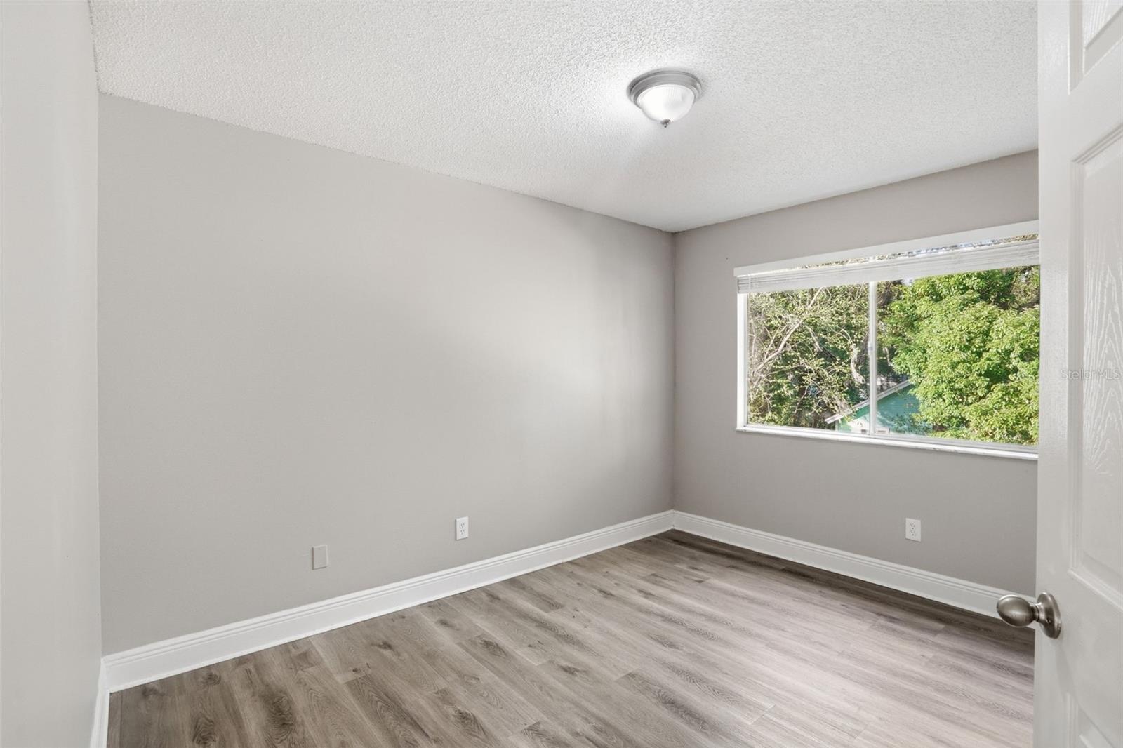 Image 11 of 26 For 1785 Summit Chase Avenue