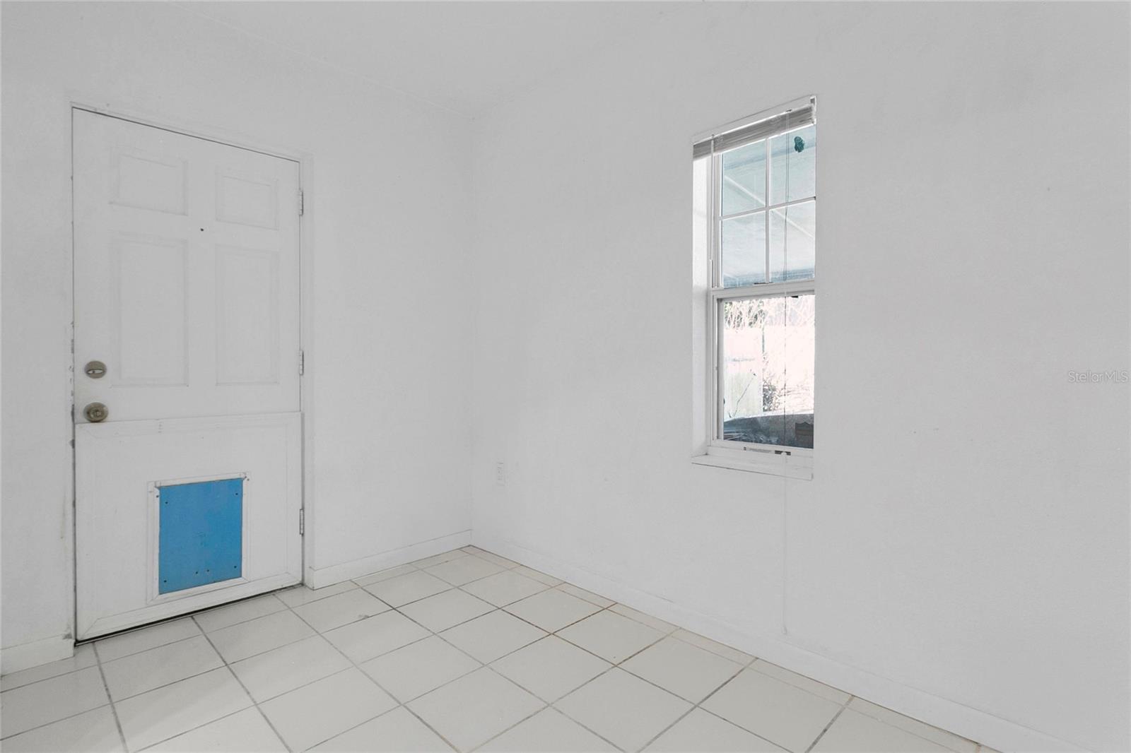 Image 10 of 20 For 2482 Roxbury Road
