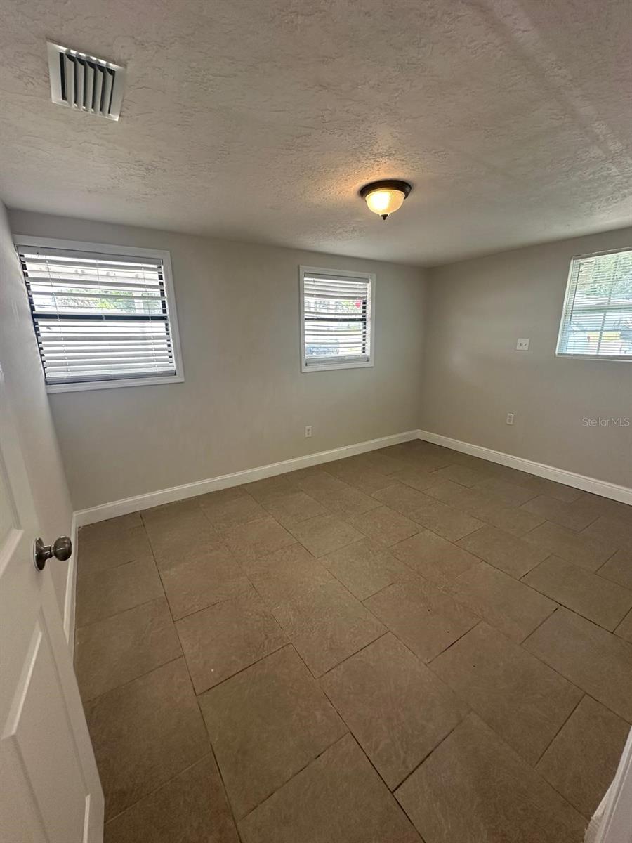 Image 5 of 13 For 7207 Harwick Dr