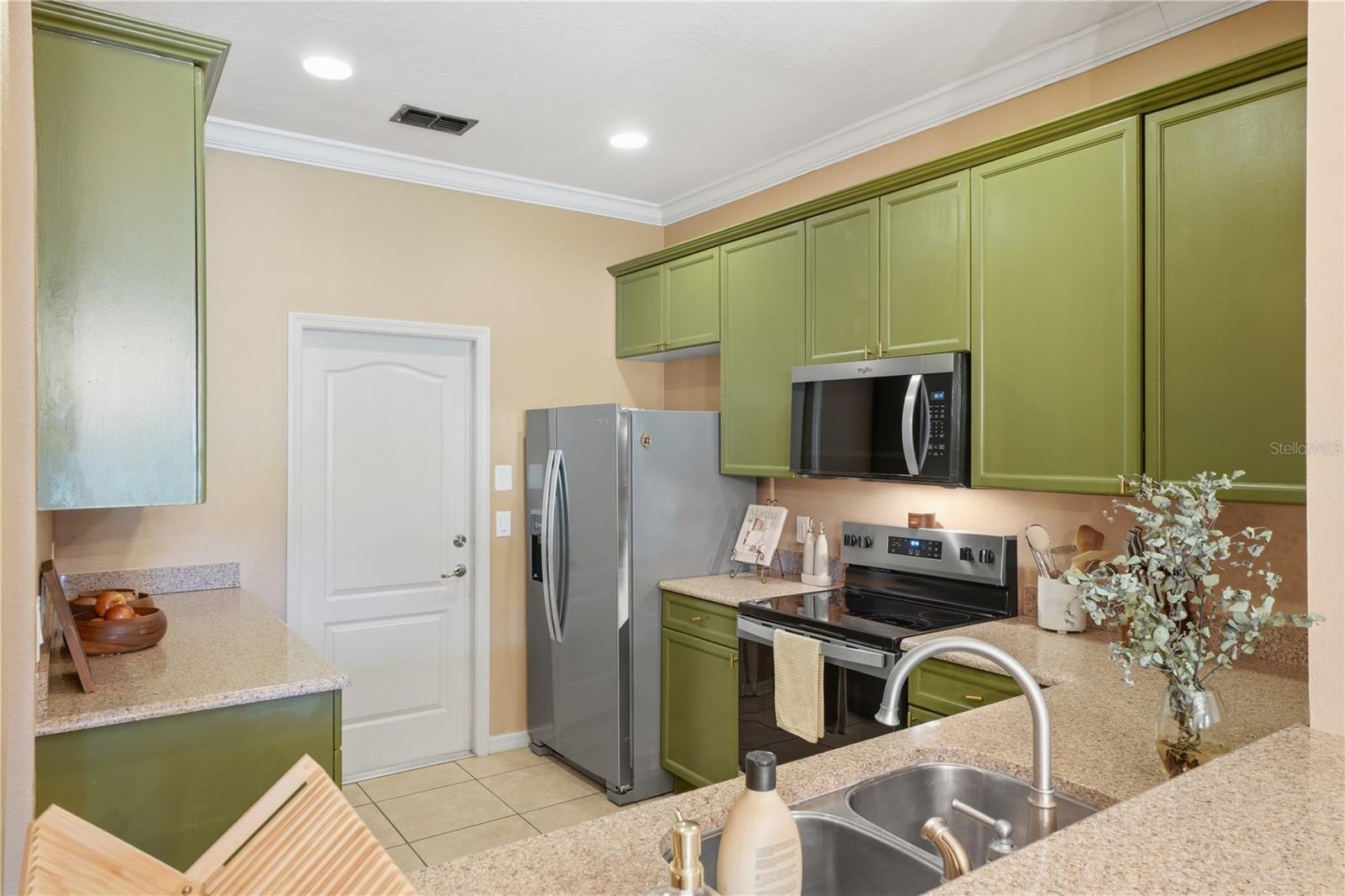 Image 15 of 51 For 3028 Capri Isle Way