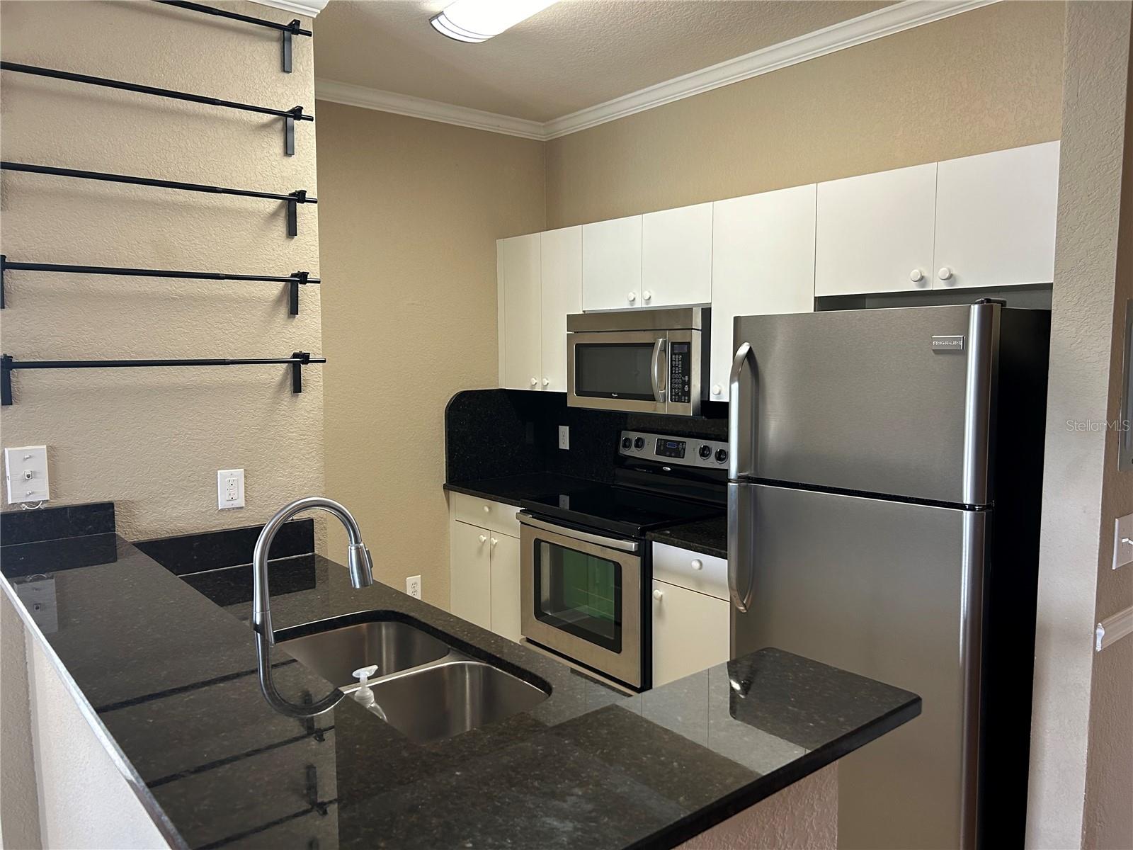 Image 3 of 18 For 3599 Conroy Road 934