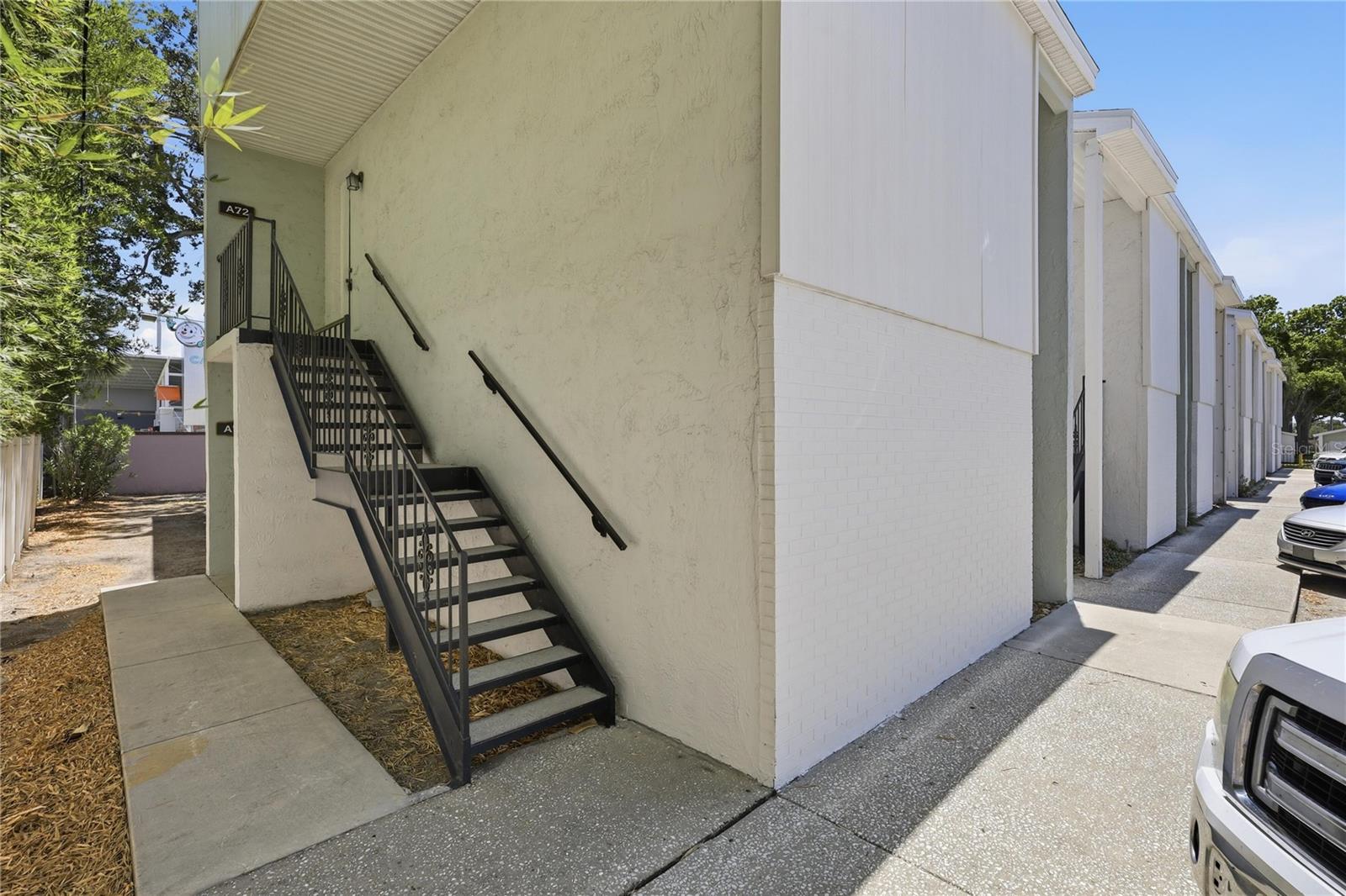 Image 3 of 20 For 3801 Oak Drive A72