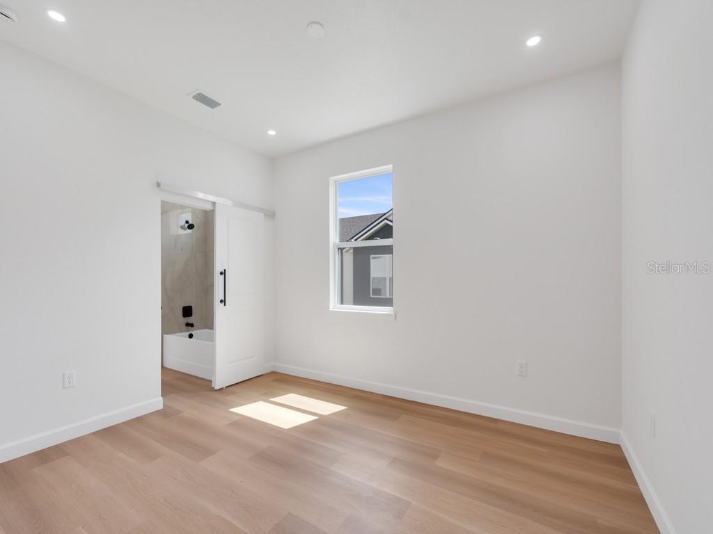 Image 17 of 21 For 2602 De Groodt Road Sw