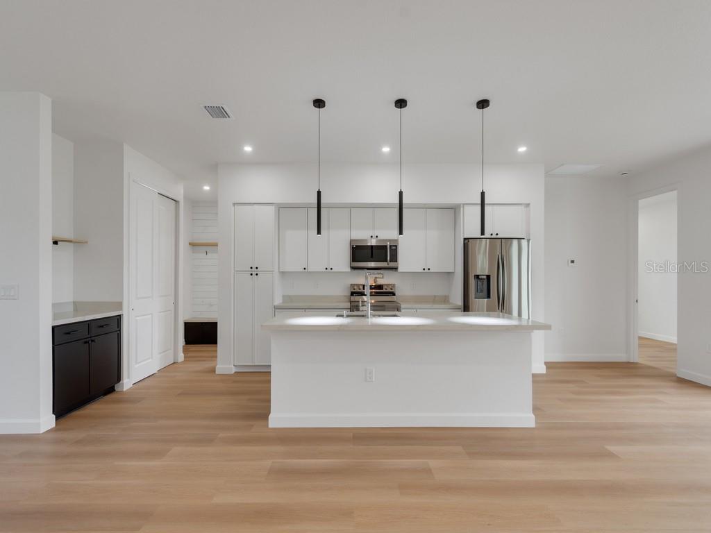 Image 2 of 21 For 2602 De Groodt Road Sw