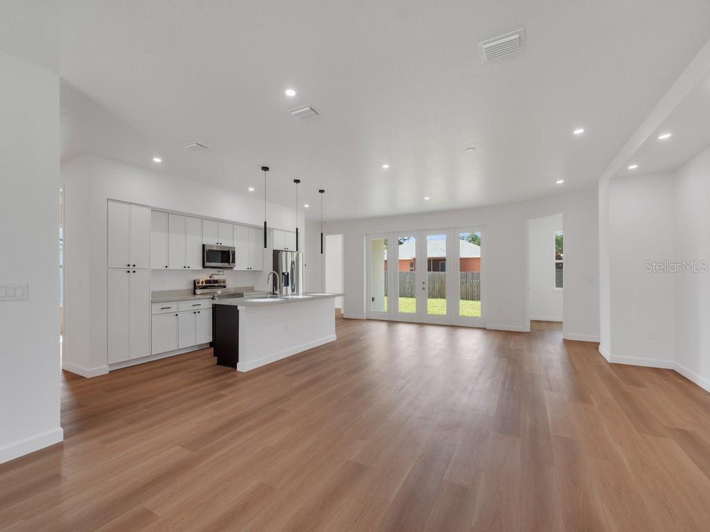 Image 3 of 21 For 2602 De Groodt Road Sw