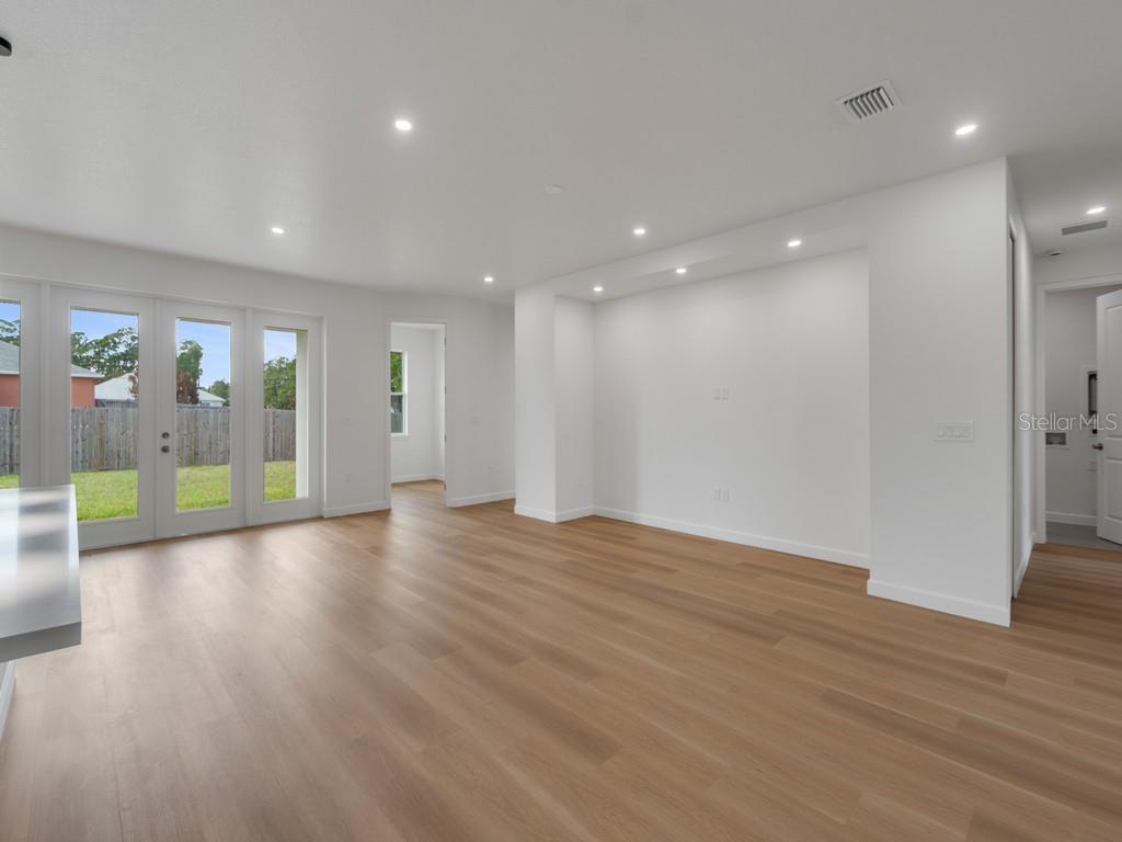 Image 7 of 21 For 2602 De Groodt Road Sw