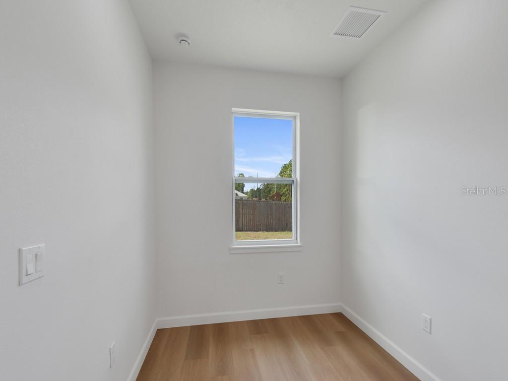 Image 8 of 21 For 2602 De Groodt Road Sw
