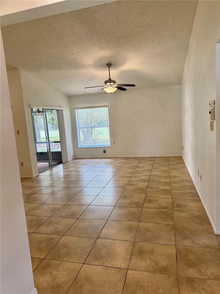 Image 7 of 42 For 5120 Lazy Lake Circle