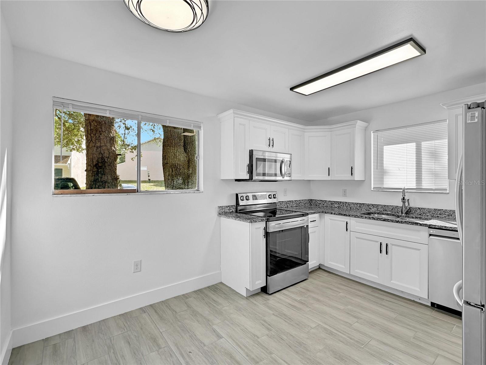 Image 3 of 13 For 4126 Plantation Cove Drive 304