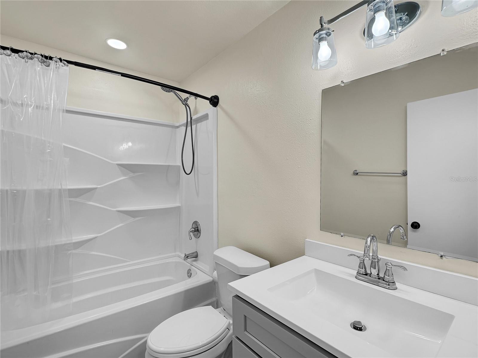 Image 5 of 13 For 4126 Plantation Cove Drive 304