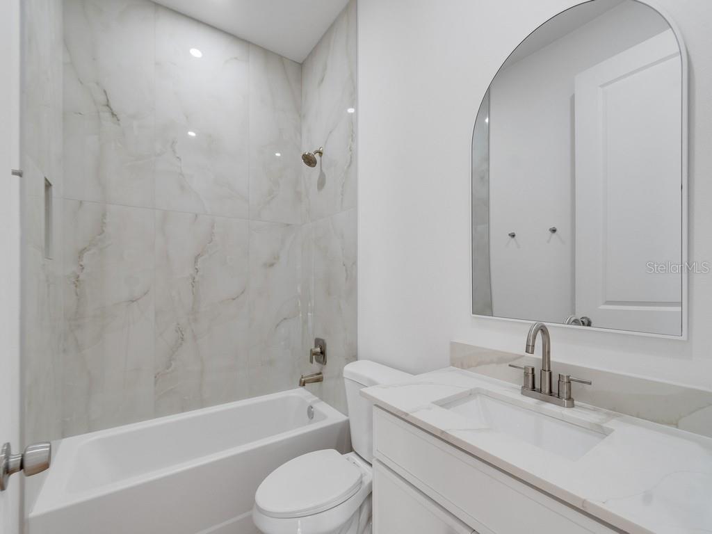 Image 11 of 21 For 2618 De Groodt Road Sw