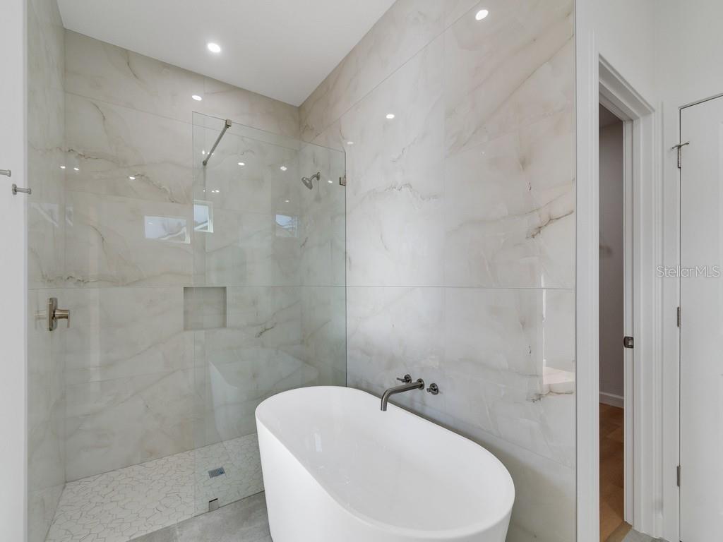Image 15 of 21 For 2618 De Groodt Road Sw