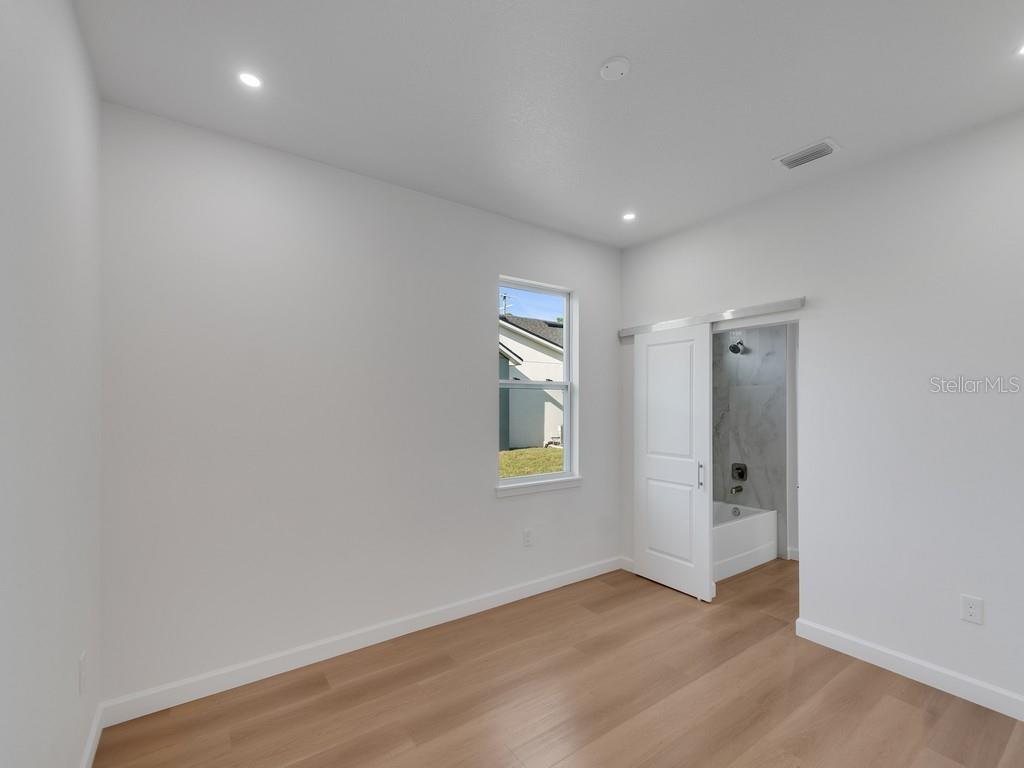 Image 17 of 21 For 2618 De Groodt Road Sw
