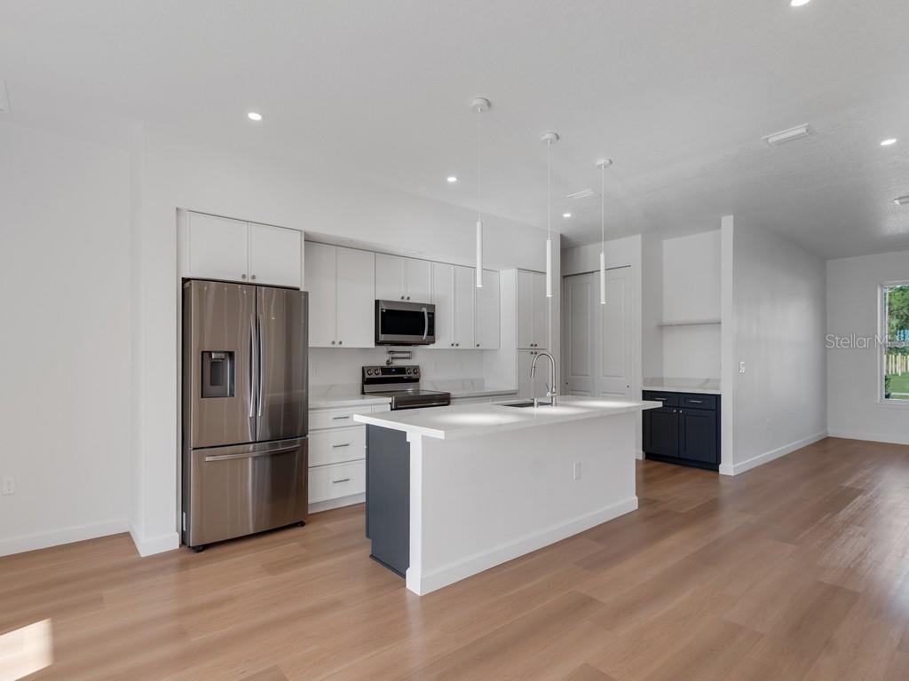 Image 4 of 21 For 2618 De Groodt Road Sw