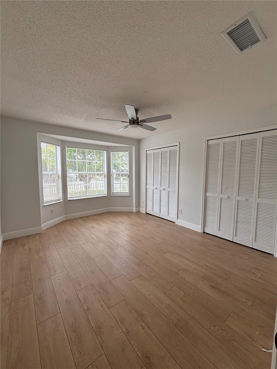 Image 4 of 9 For 933 Vista Palma Way