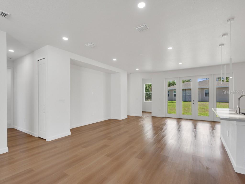 Image 10 of 22 For 2634 De Groodt Road Sw