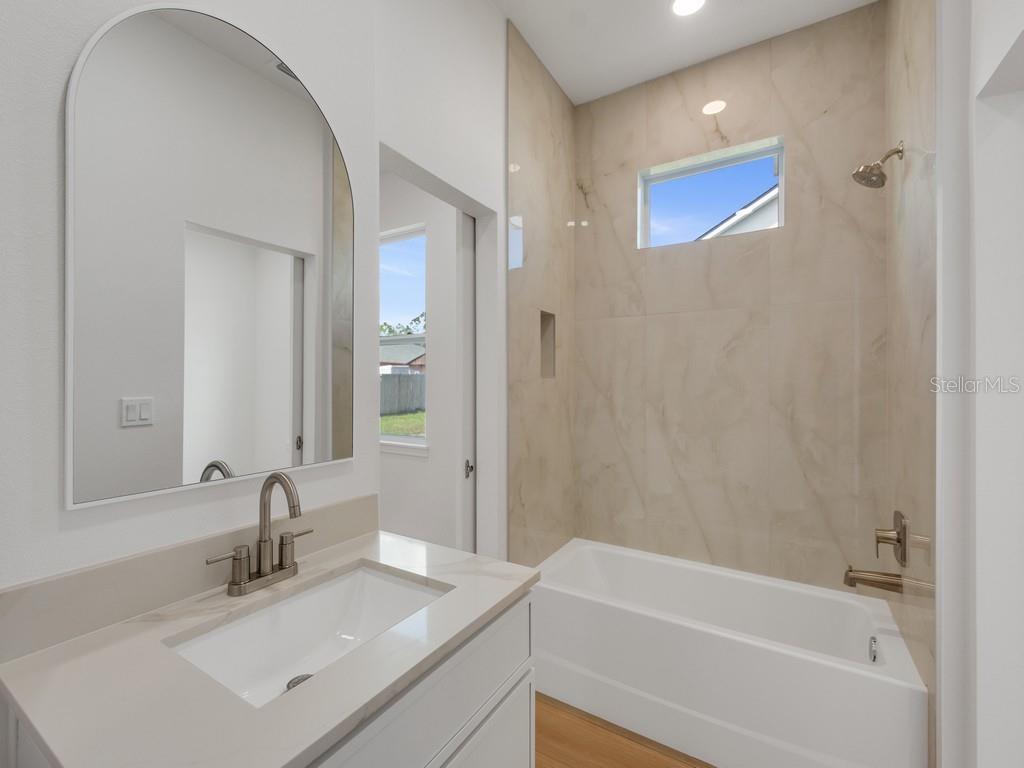 Image 11 of 22 For 2634 De Groodt Road Sw