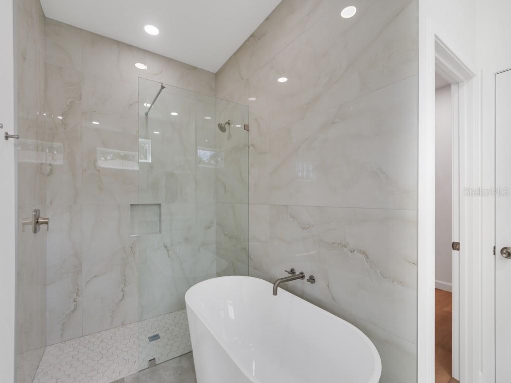 Image 16 of 22 For 2634 De Groodt Road Sw
