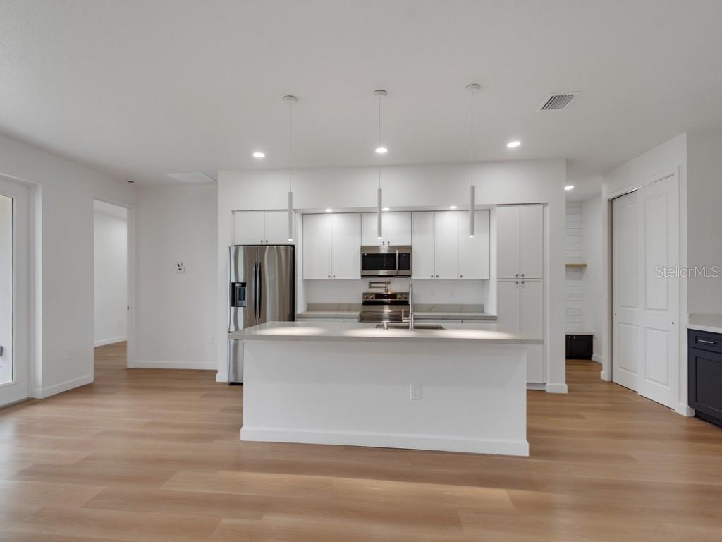 Image 3 of 22 For 2634 De Groodt Road Sw