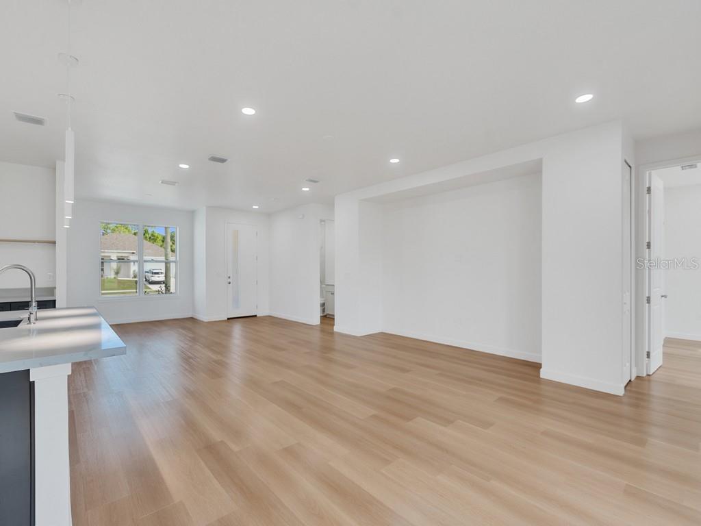 Image 9 of 22 For 2634 De Groodt Road Sw