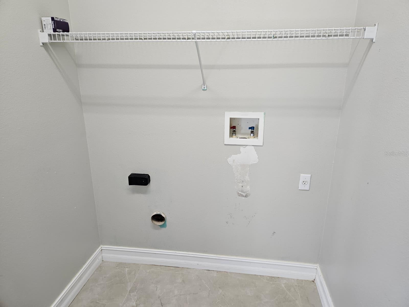 Image 5 of 18 For 647 Carey Way