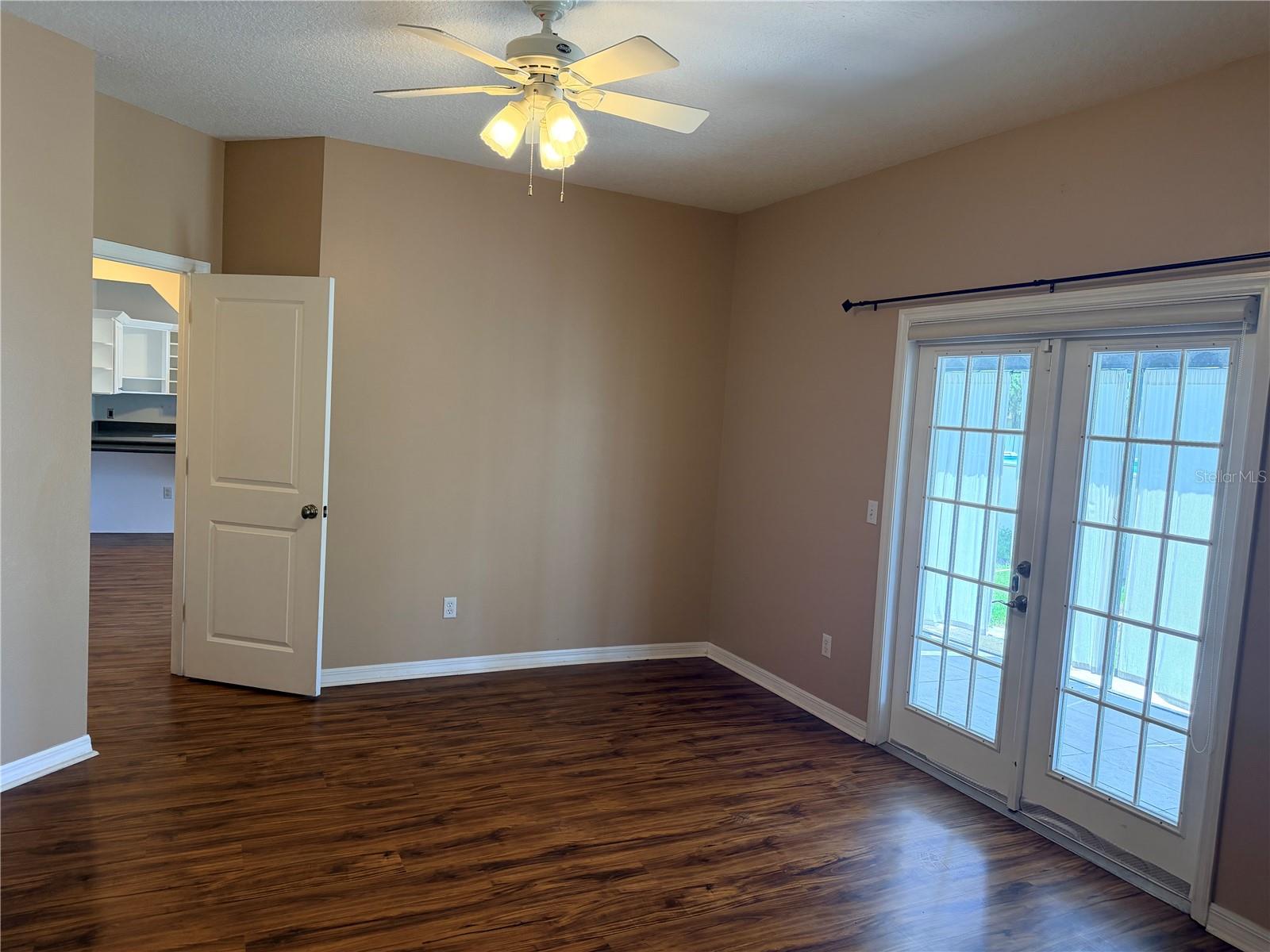 Image 10 of 54 For 1799 Harbor Boulevard