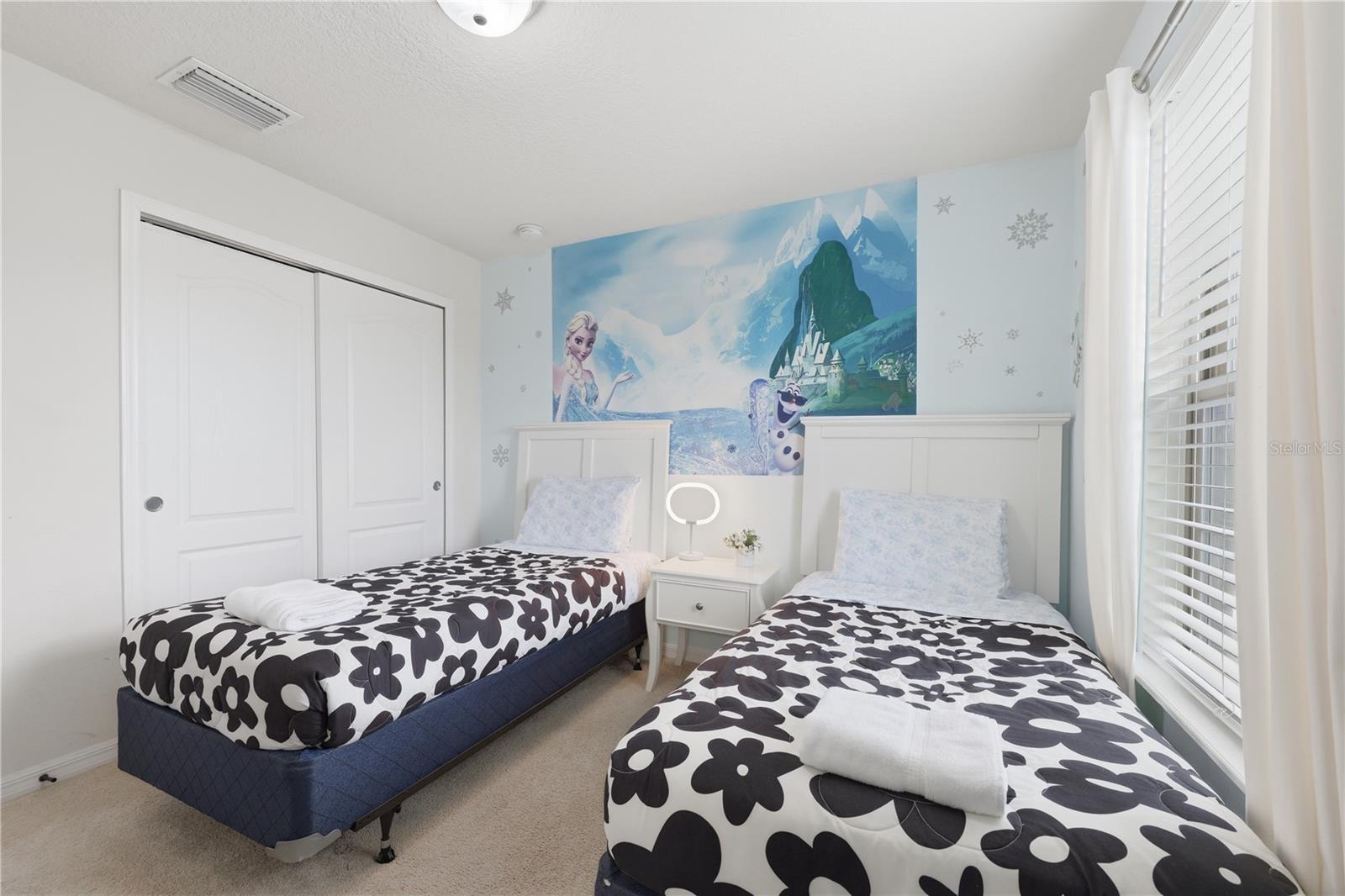 Image 17 of 48 For 8956 Zurich Lane