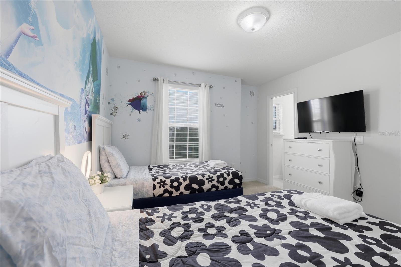 Image 18 of 48 For 8956 Zurich Lane