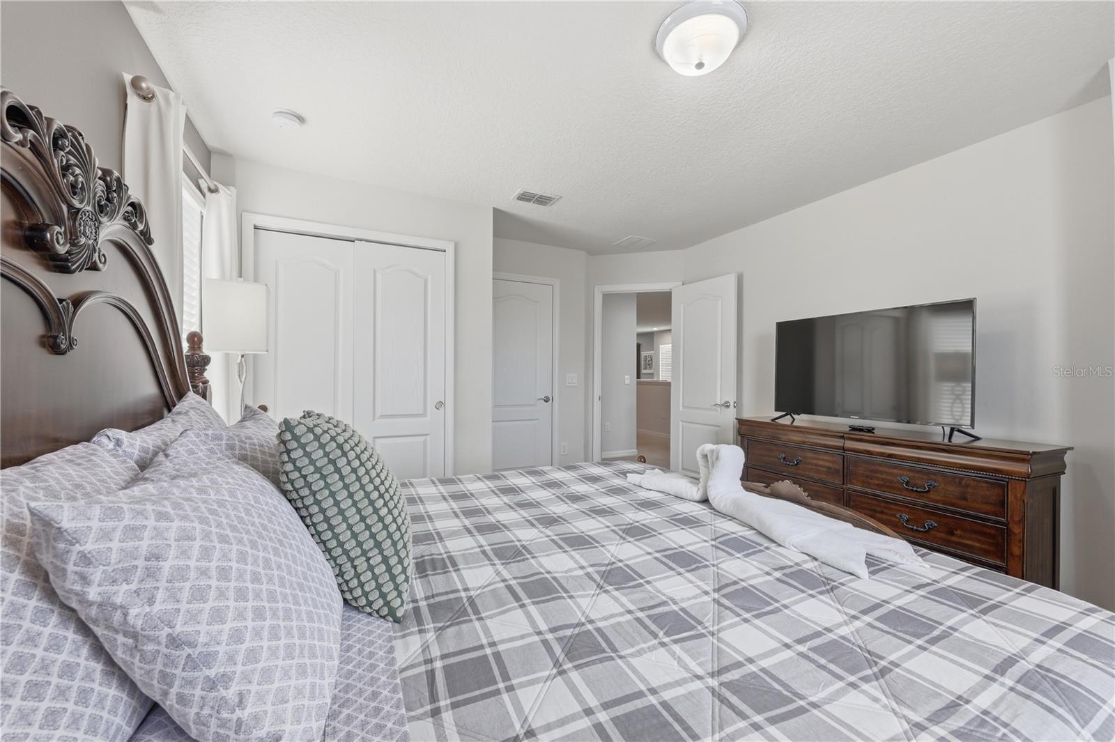 Image 21 of 48 For 8956 Zurich Lane